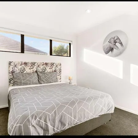 Room Available Near Airport Takanini Exterior photo