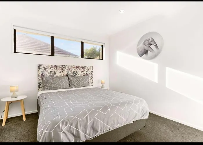 Room Available Near Airport